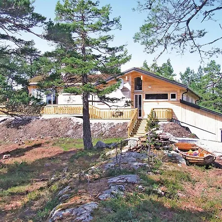5 Bedroom Lovely In Dolemo Øvre Ramse